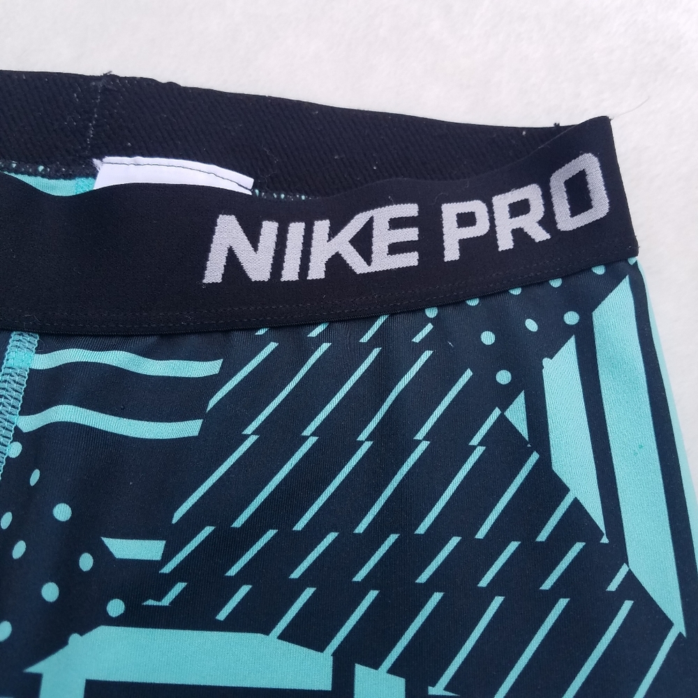 Nike Pro - Picture 6 of 7